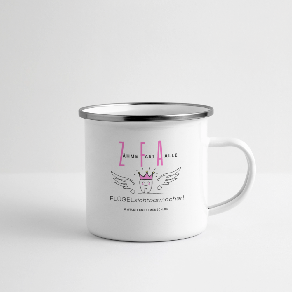 weiße tasse aus emaille mit silbernem rand und der aufschrift zfa- zähme fastt alle . darunter zwei engelsflügel und in der mitte eine zahn mit einer pinken krone und der schrift www.diagnosemensch.de